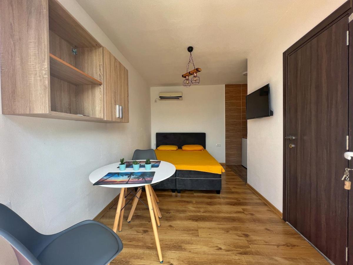 Jg Studio Apartment Vranjina Exterior photo